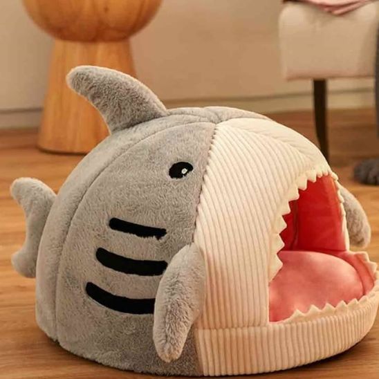 Niche pour chat douillette Ronquin en forme de requin gris, sans chat