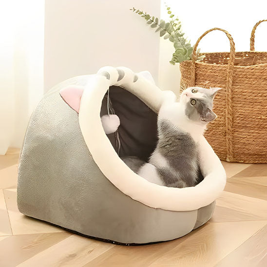Niche-chat-grise-avec-jouet-Nestimal