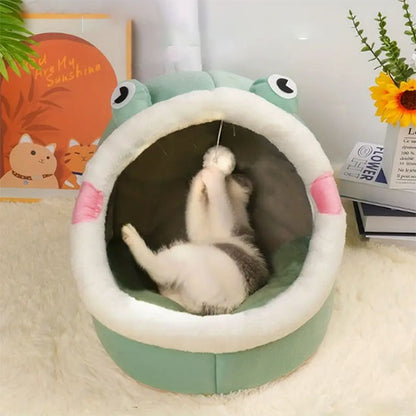 Niche chat Nestimal ludique en forme de grenouille, refuge original et amusant pour félins joueurs.