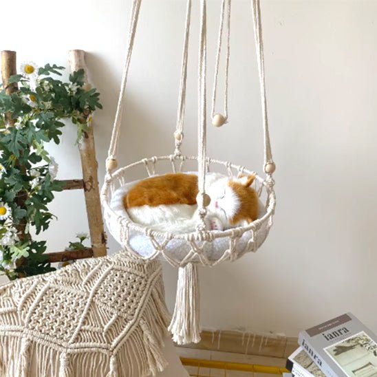 Hamac pour chat bohème en macramé, avec coussin moelleux pour sieste cosy – couchage suspendu pour chat.