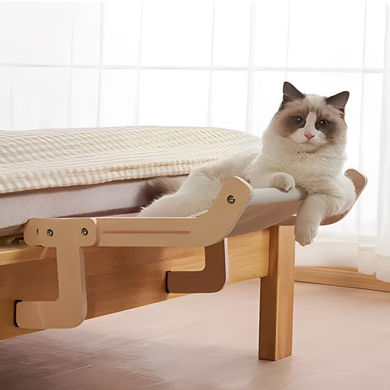 Hamac pour chat CatNap en bois, fixé au bord du lit