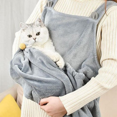 Tablier pour chat gris avec poche douce, parfait pour câliner son chat confortablement à la maison